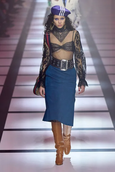 Look 13